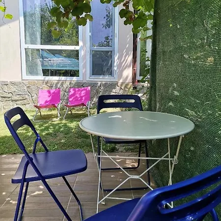 Summer Fani Semesterbostad