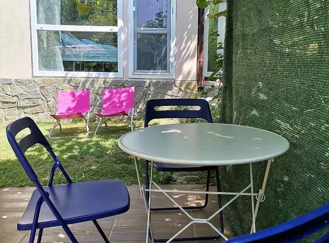 Summer Fani Semesterbostad